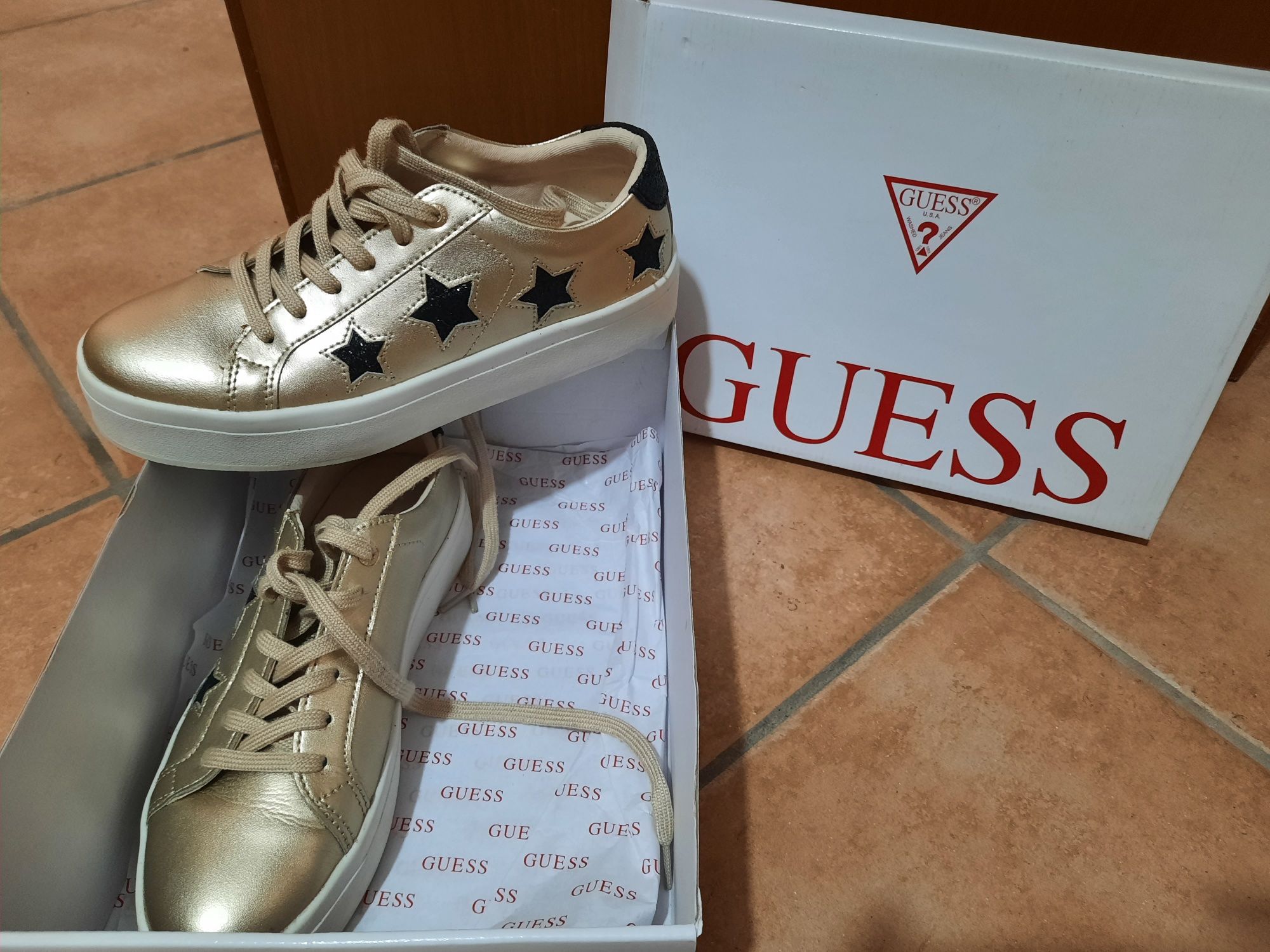 Обувки Guess номер 38