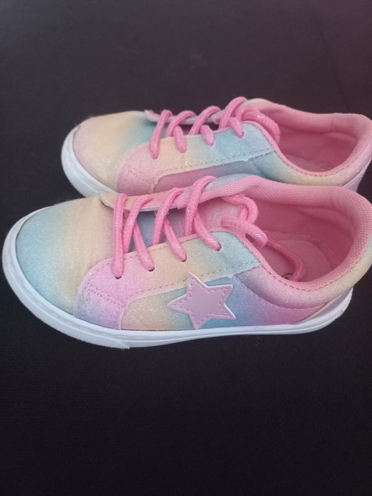 Маратонки за момиче