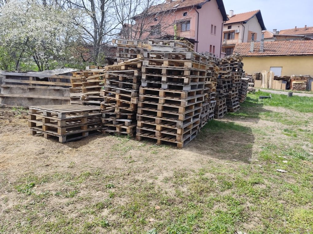 Продавам палета и скари