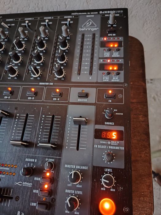 Mixer Behringer DJX900