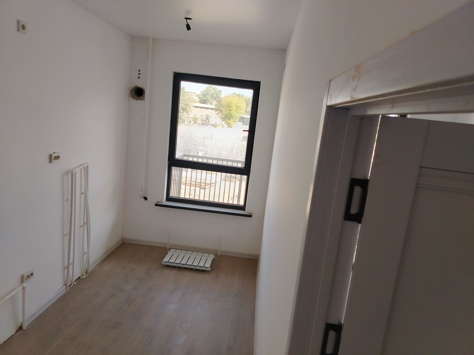 Срочно продам 13000 у.е. 1(однокомнатную) квартиру ЖК Assalom Jomiy