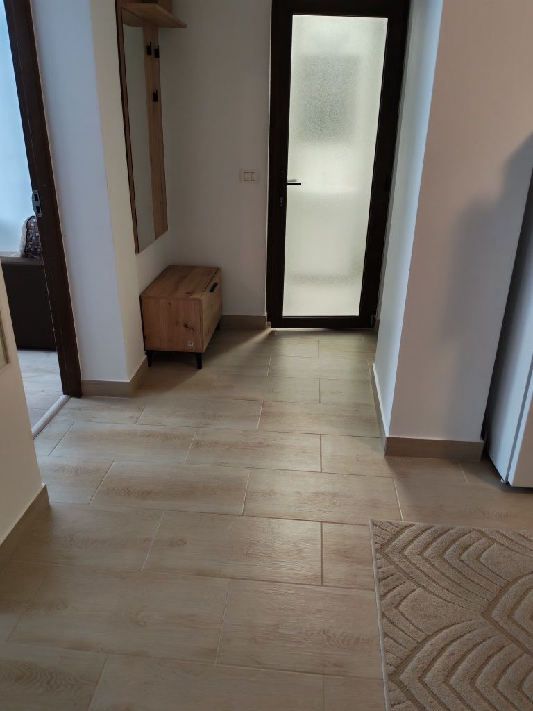 Închiriem apartament cu 2 camere, etajul 1, str. Universității