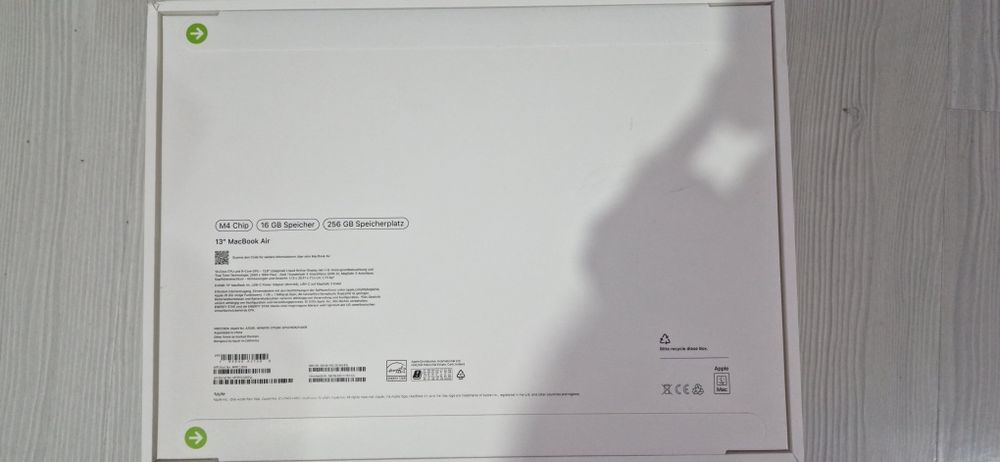 Macbook 13 air m4,256 gb