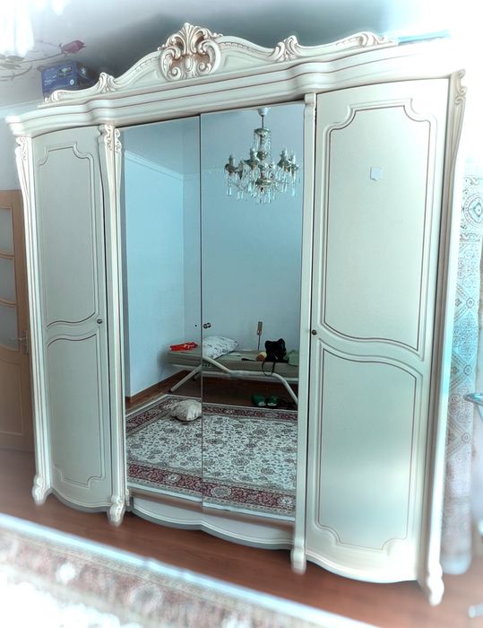 Шкаф, айна , комод сатылады
