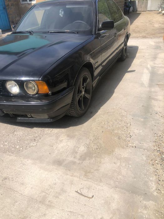 Продам  БМВ  е34