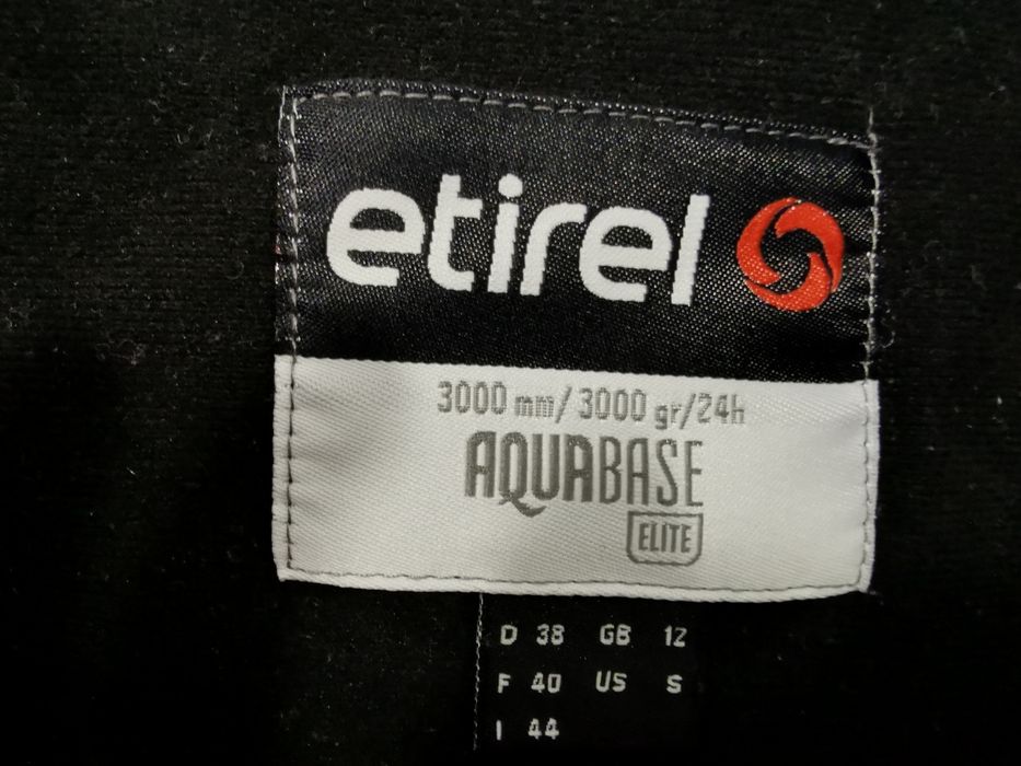 Geaca și pantalon schi