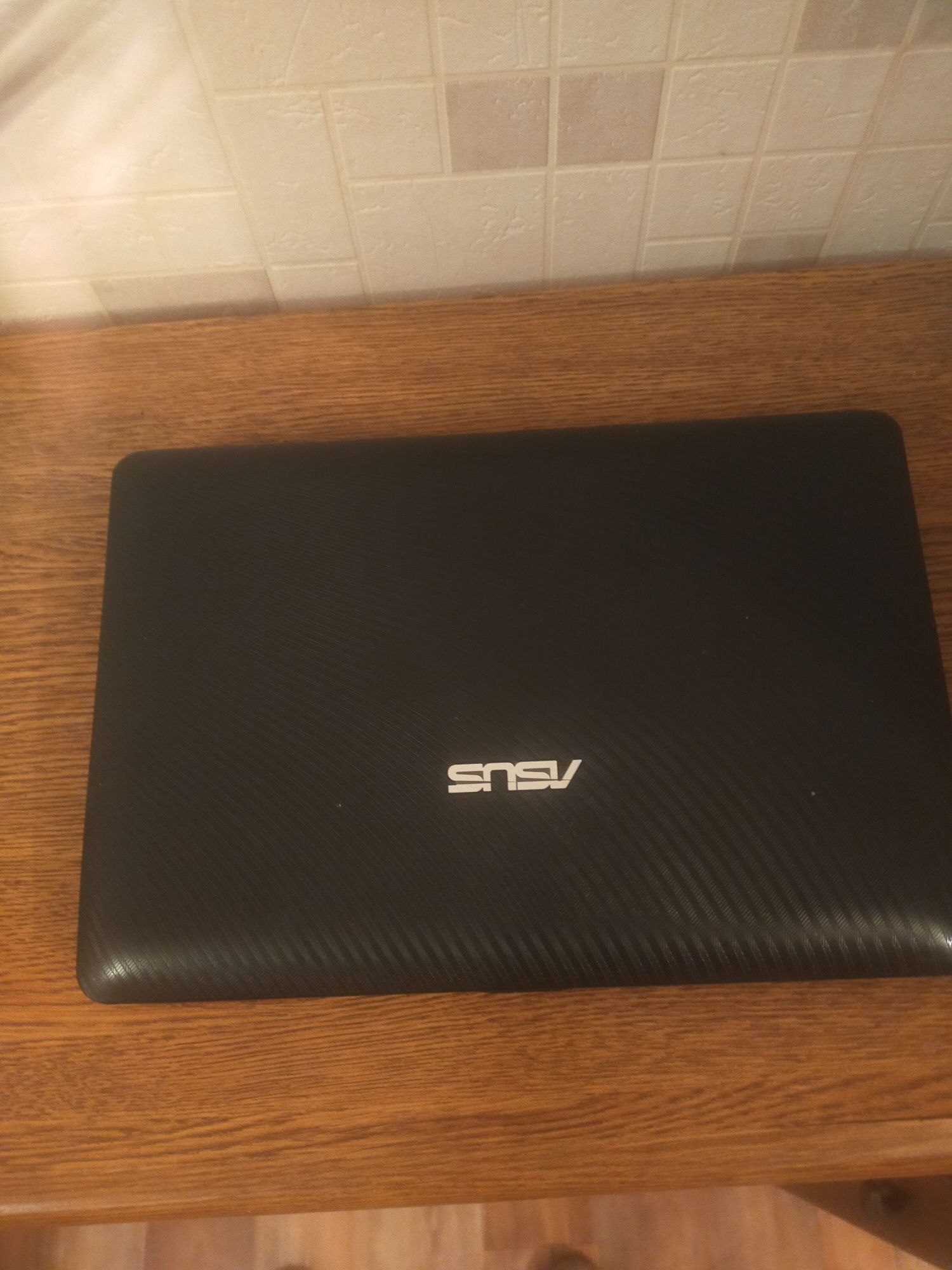 Asus Eee PC , нетбук отлично работает , обмен на телефон.