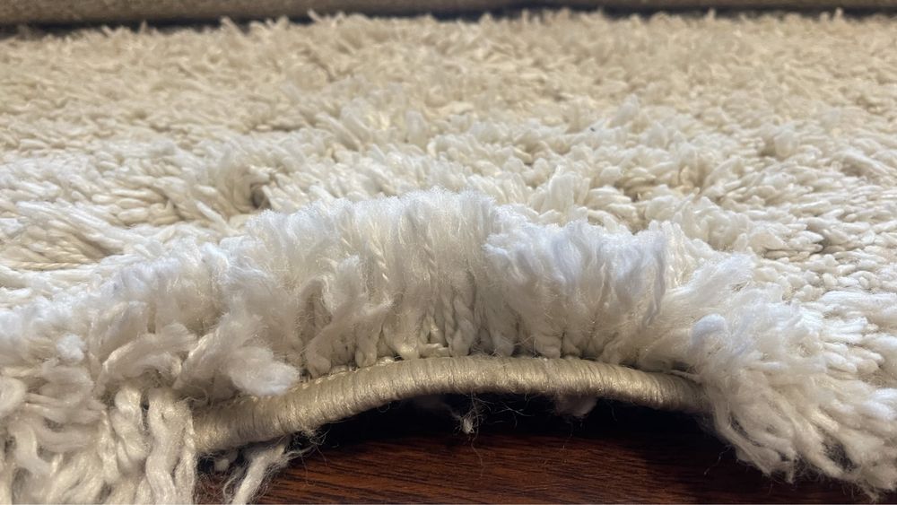 Covor alb ivory fir lung 240 150 NOU