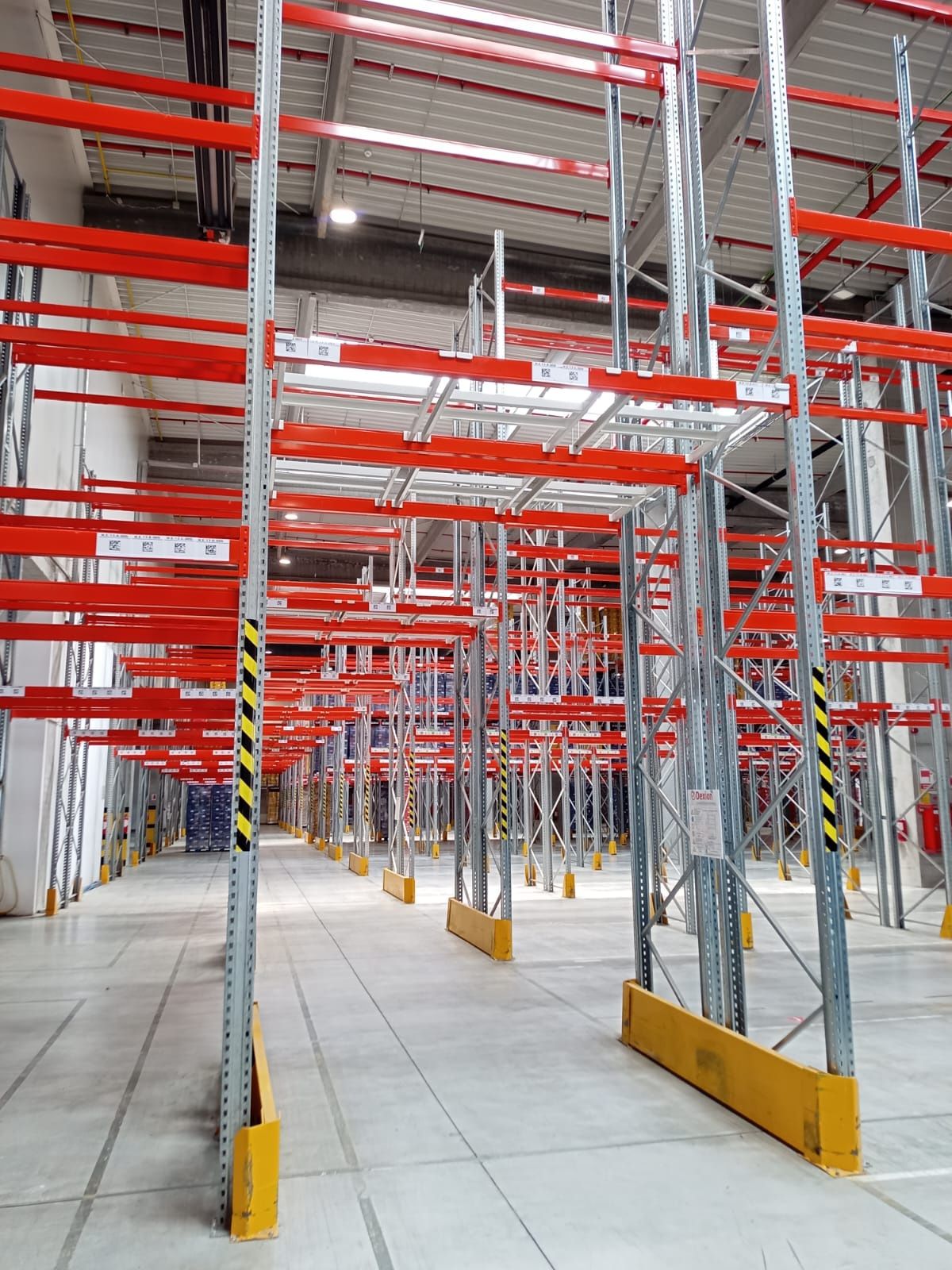 Avem rafturi metalice de vânzare producător Dexion