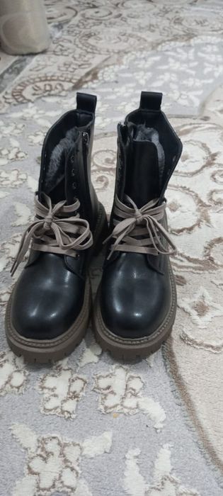 Зимняя ботинка женская