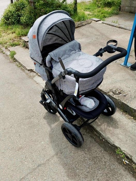 Бебешка количка със столче за кола