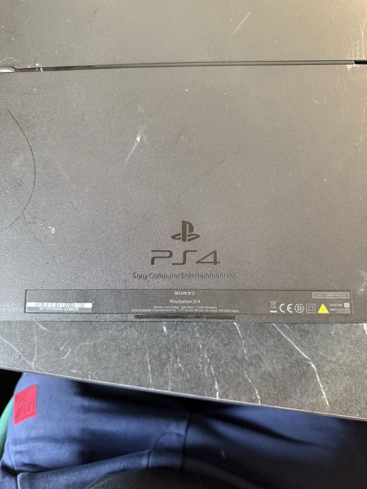 Ps4 1TB plus controler