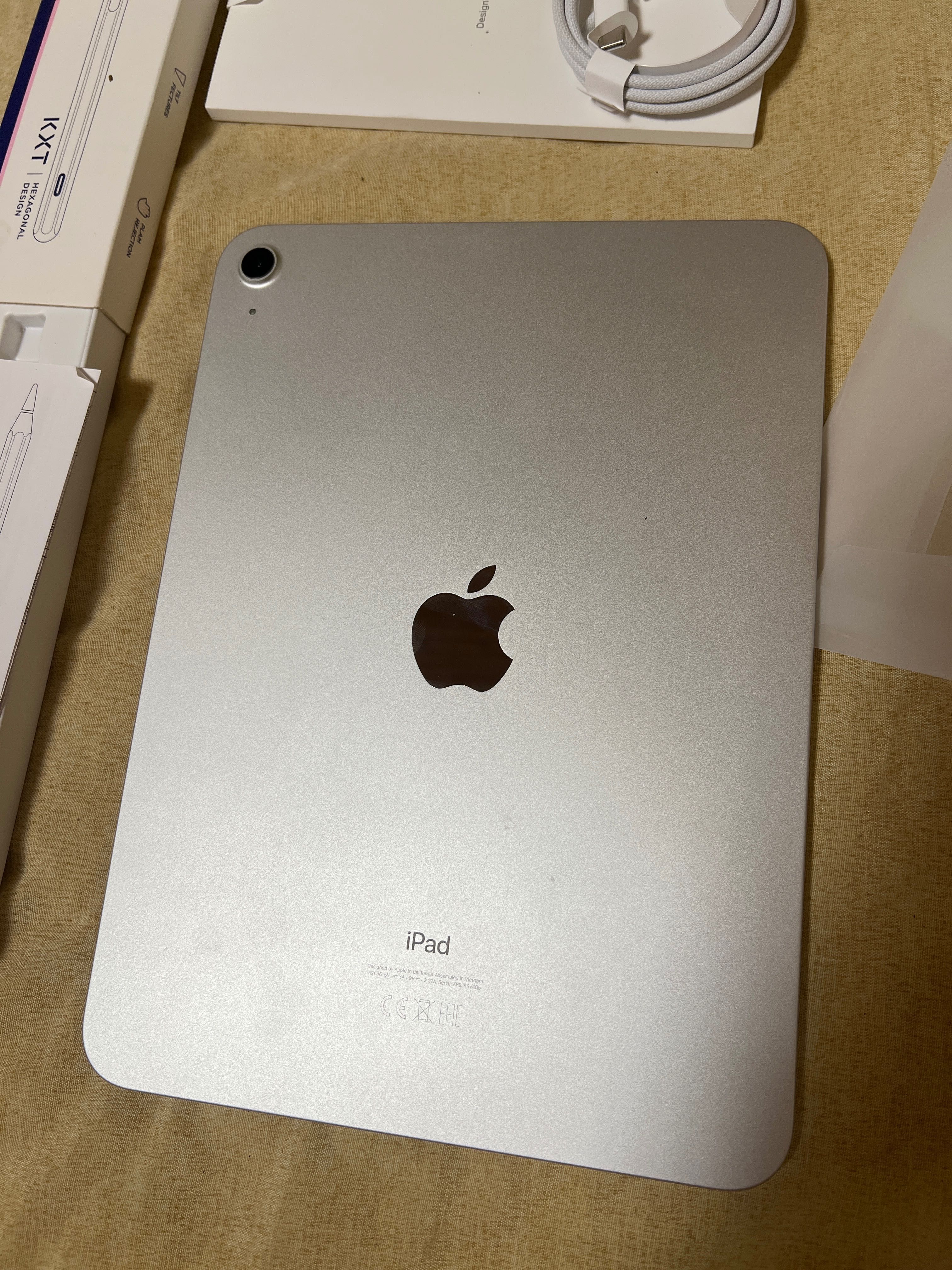 Ipad 10th gen + писалка (подарък)