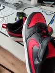 Nike piele negru/rosu,conditii f bune, 34, 21.5 cm