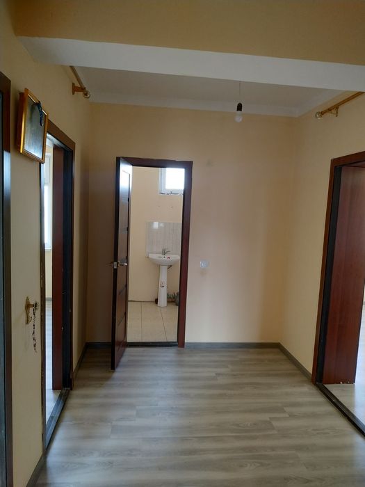 Uy sotiladi manzil Farg'ona shaxar mindanobod moshina bozori oldida