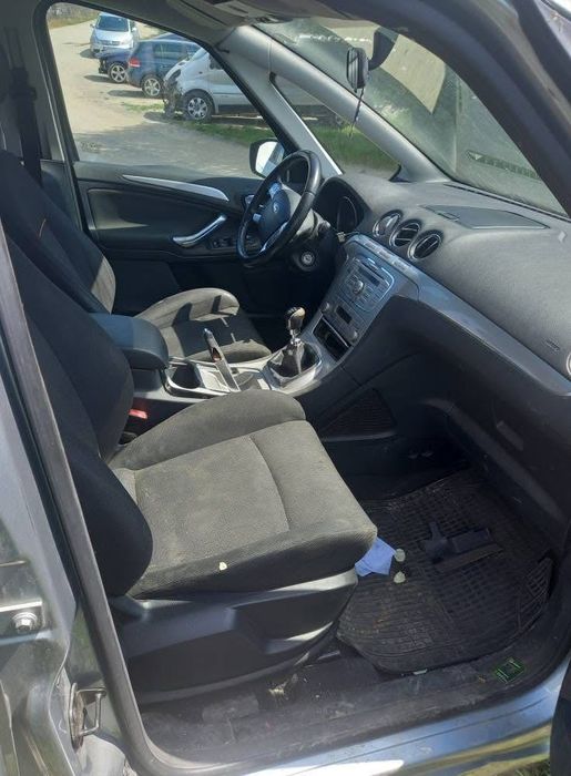 Vând Ford pentru Piese