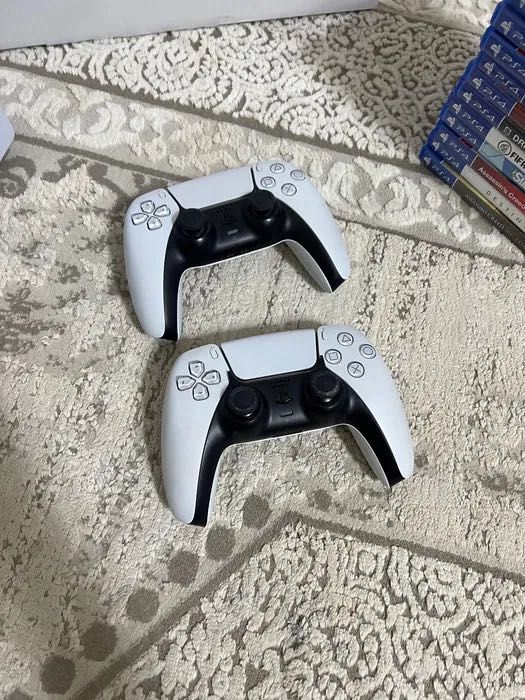 Продам PlayStation 5 + 7 игр пс 5