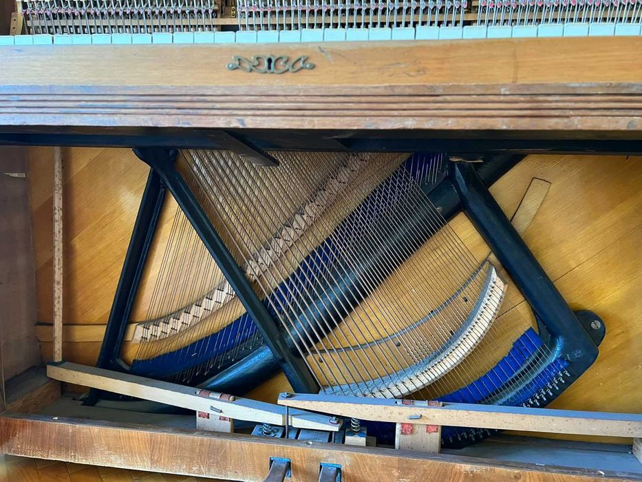 Пиано R. Weissbrod – колекционерска стойност и изящество