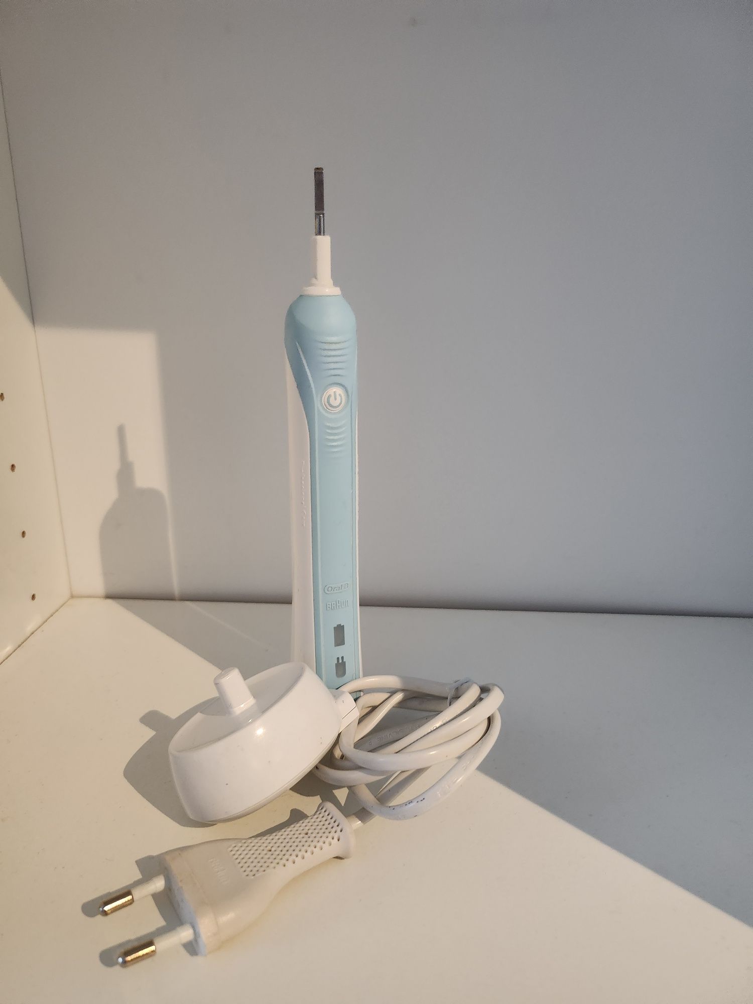 Електрическа четка за зъби Oral B