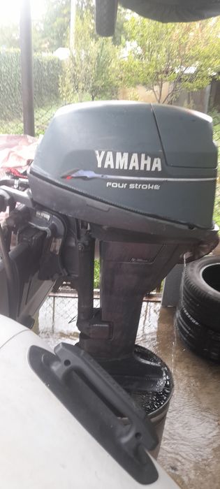 Продавам Ямаха 4т. С ел стартер и алтирнатор.Мотола е с дълъг ботуш.