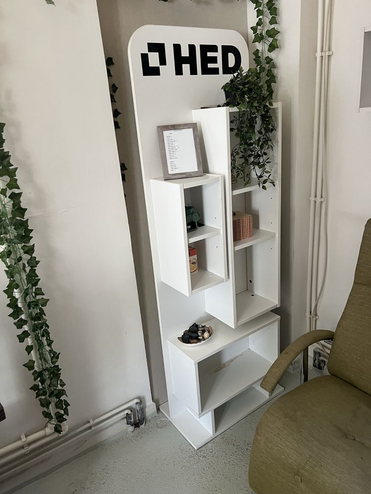 Raft cu sertare modern
