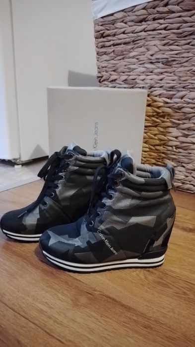 Боти Calvin Klein