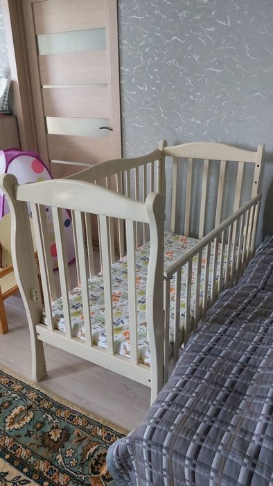 Детская кровать с матрасом