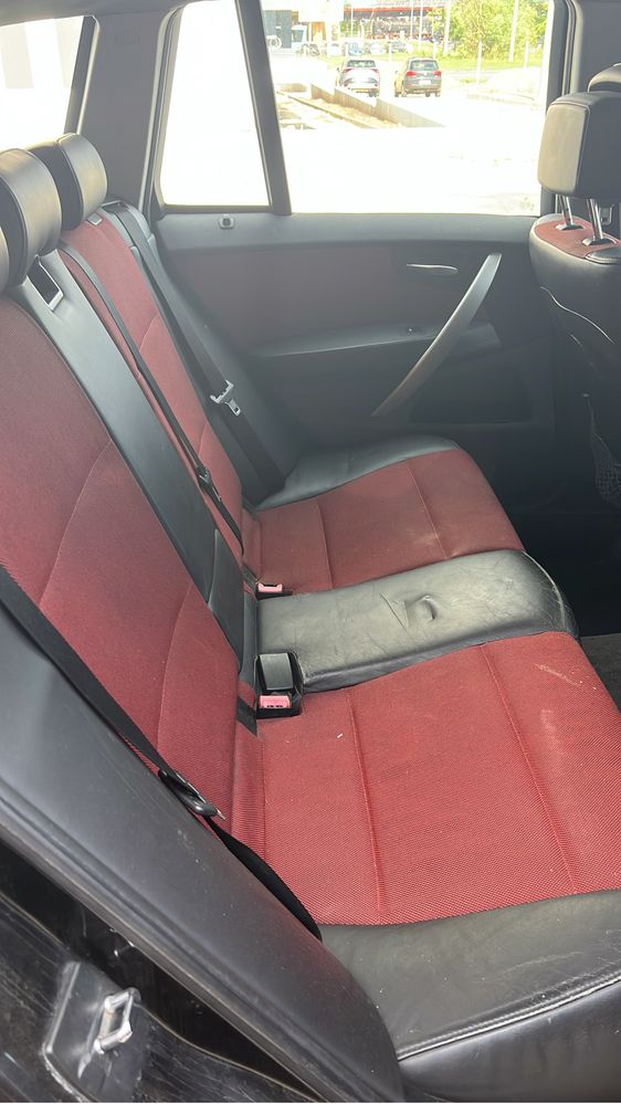 Vand bmw x3 2009 177cp 2000 disel de culoare neagra cu gipies