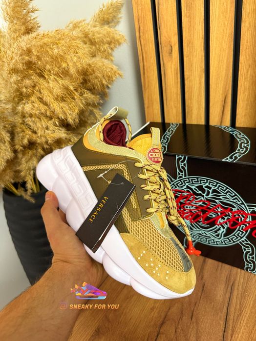 39-44 Versace Chain Reaction Brown