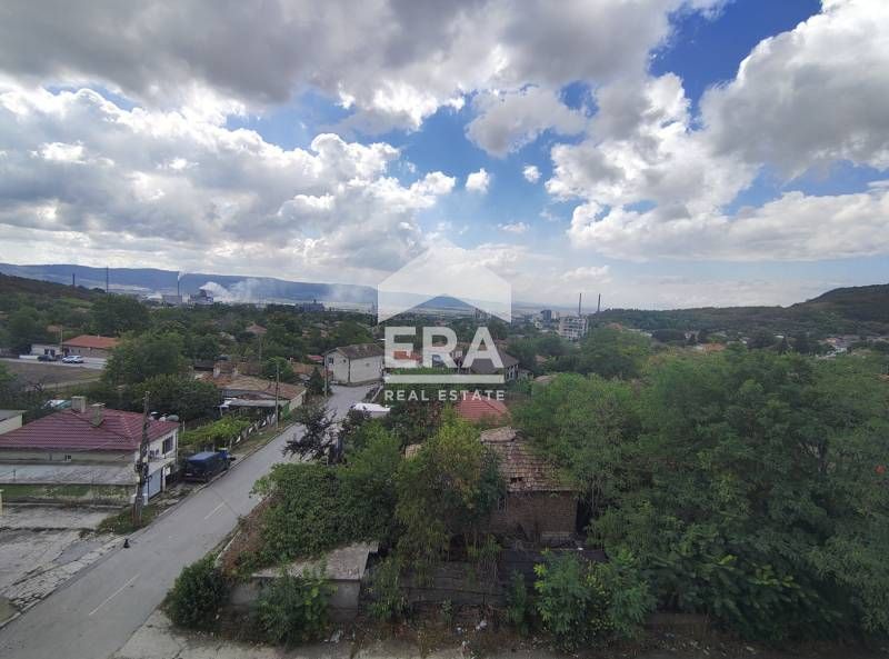 Тристаен панелен апартамент за продажба, в кв. Повеляново, гр. Девня,