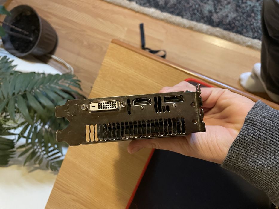 Placă video Rx560 4gb