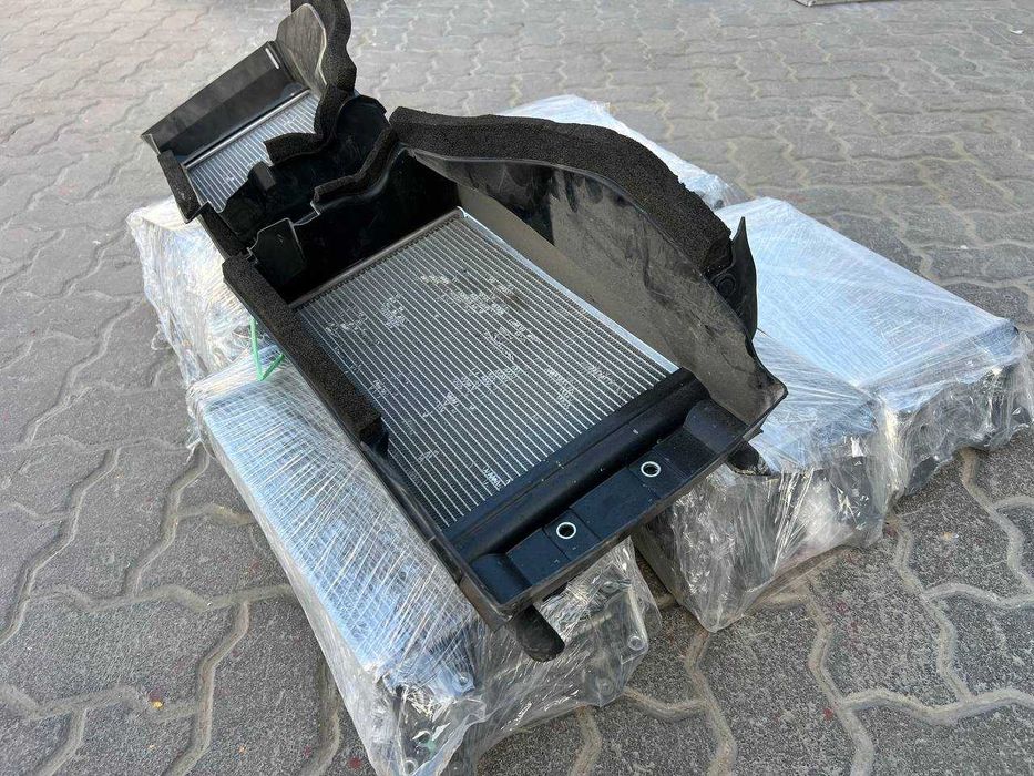 Радиатор интеркулера с диффузором Land Cruiser 300 б/у оригинал