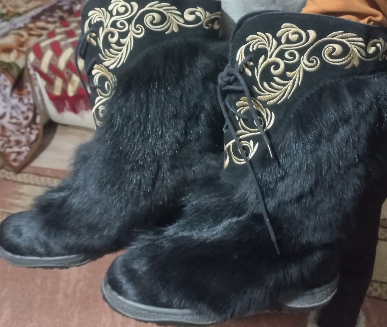 Продам сапоги из натуральной замши