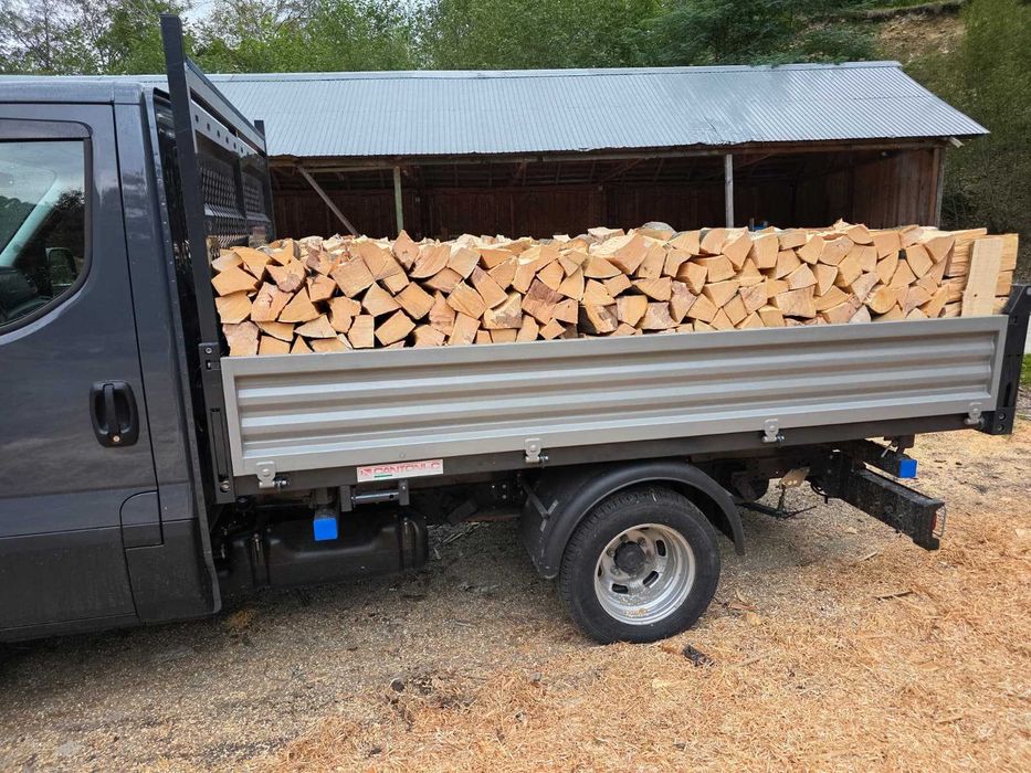 Vând lemn de foc de fag