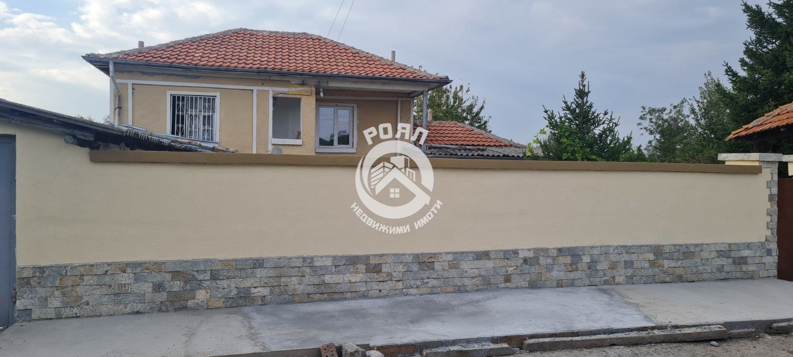 Къща в Пловдив, област-с.Поройна площ 45 цена 30000