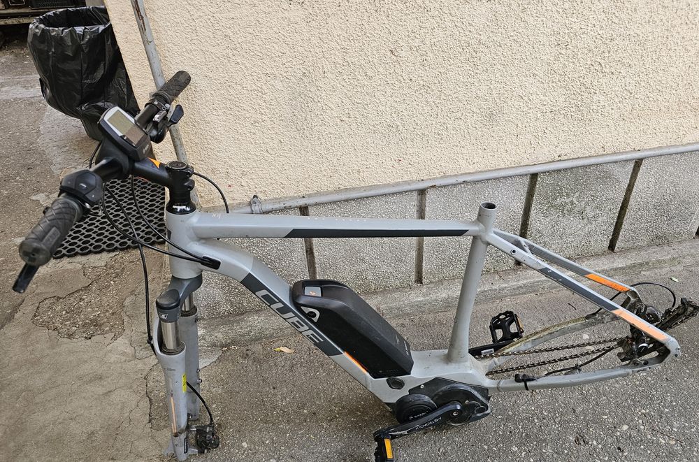 Bicicleta electrica Cube Cross Hybrid One 400 gri/orange 2017