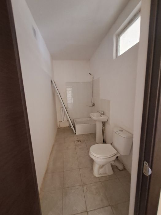 Katej sotiladi sharshara 2 sutixli 3 xona.