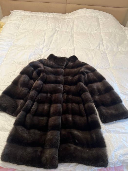 Продам норковую шубу