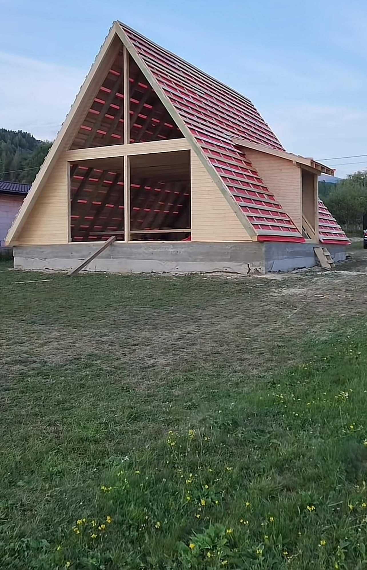 Case si Cabane A-Frame din structura de lemn de vanzare la comanda