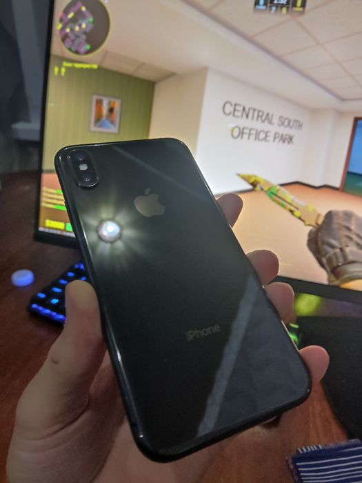 Продам Айфон Х черный
