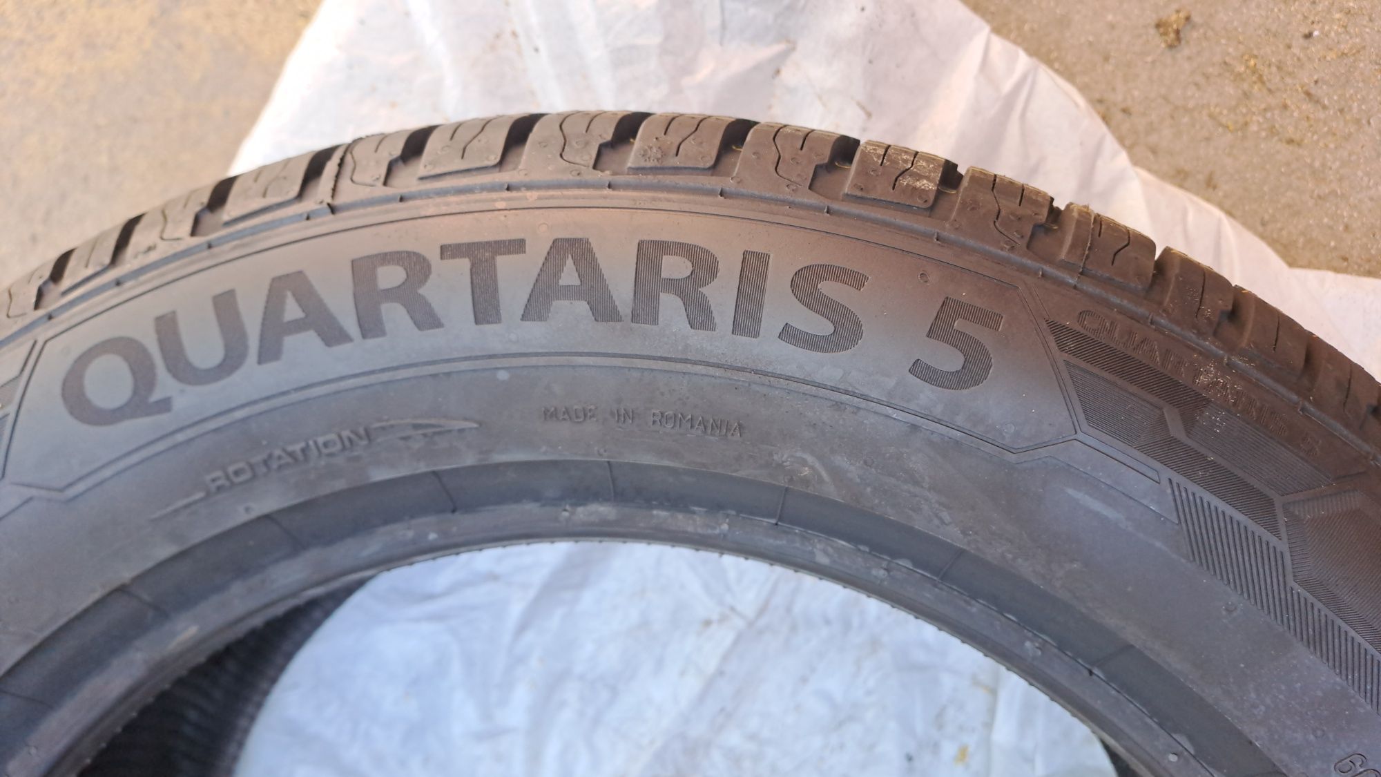 1бр. Нова 235/55/17 Barum Quartaris 5, Всесезонна