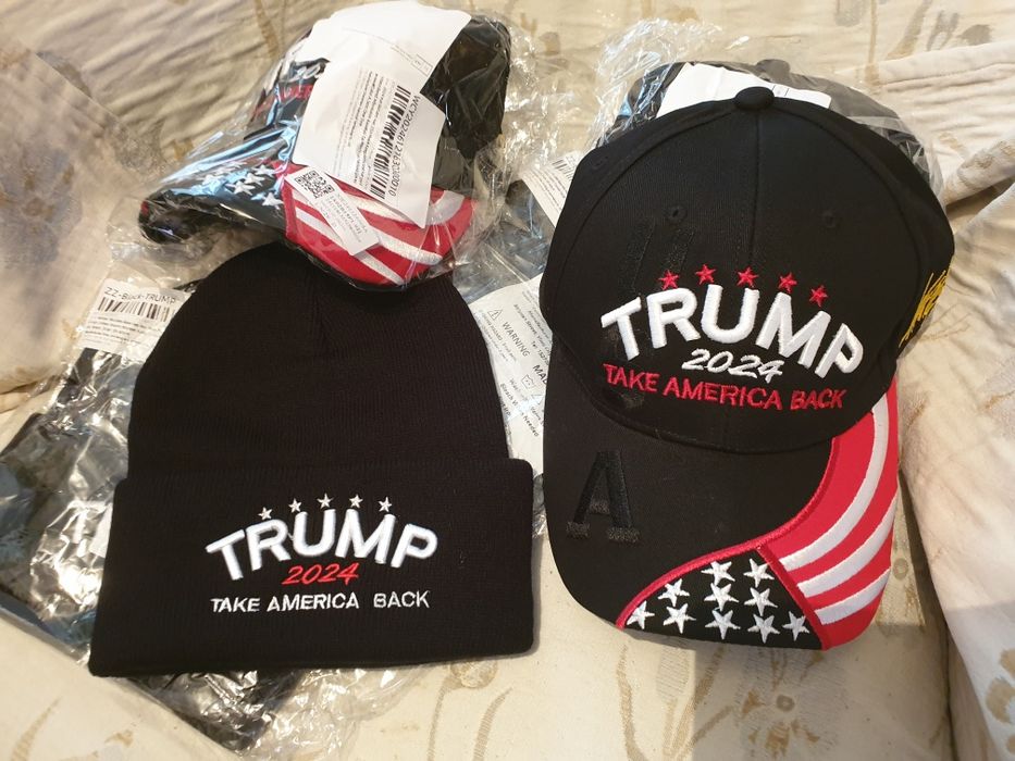 Sepci si fesuri Donald Trump