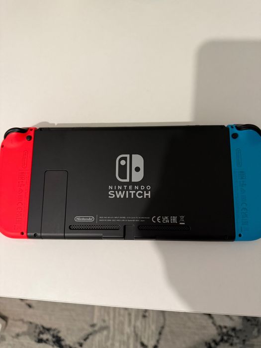 Vând Nintendo Switch