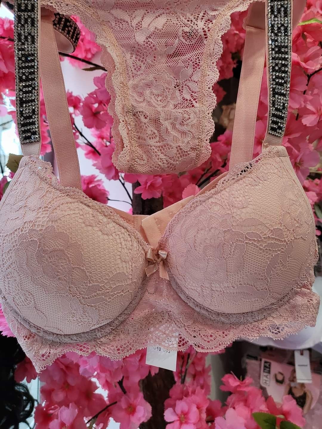 Дамско бельо- 20лв комплекта . Victoria's Secret