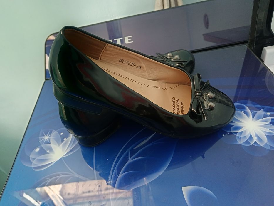 Maktab Qizlari uchun tufli