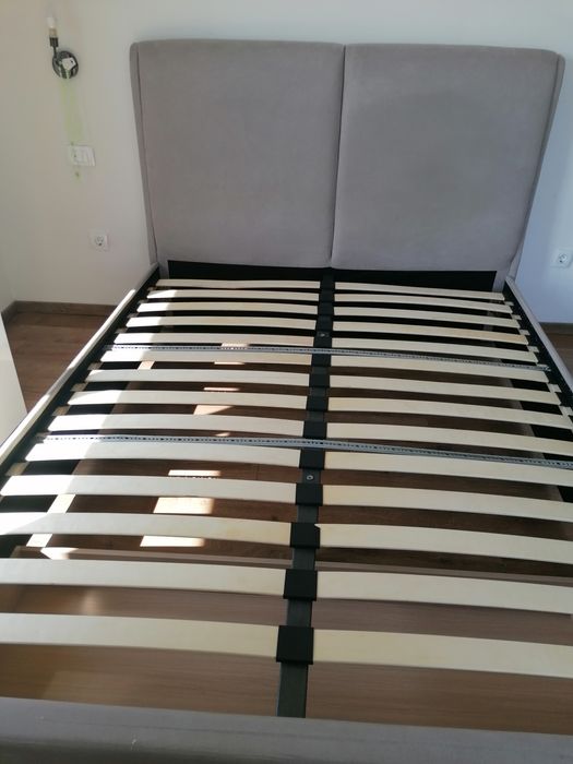 Vând CESIMA Pat tapițat, 160x200, somieră și sertar incluse