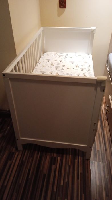 Patut bebe ikea cu saltea inclusa+husa impermeabila +2cearsafuri