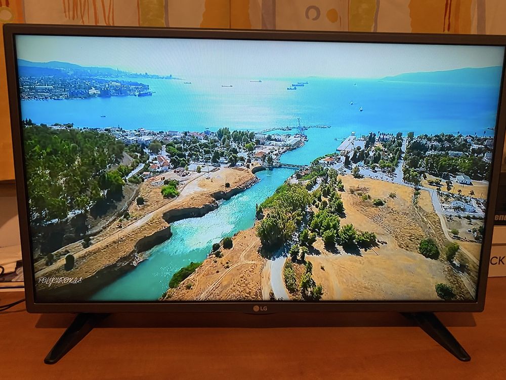 Телевизор LG 32LF510B.