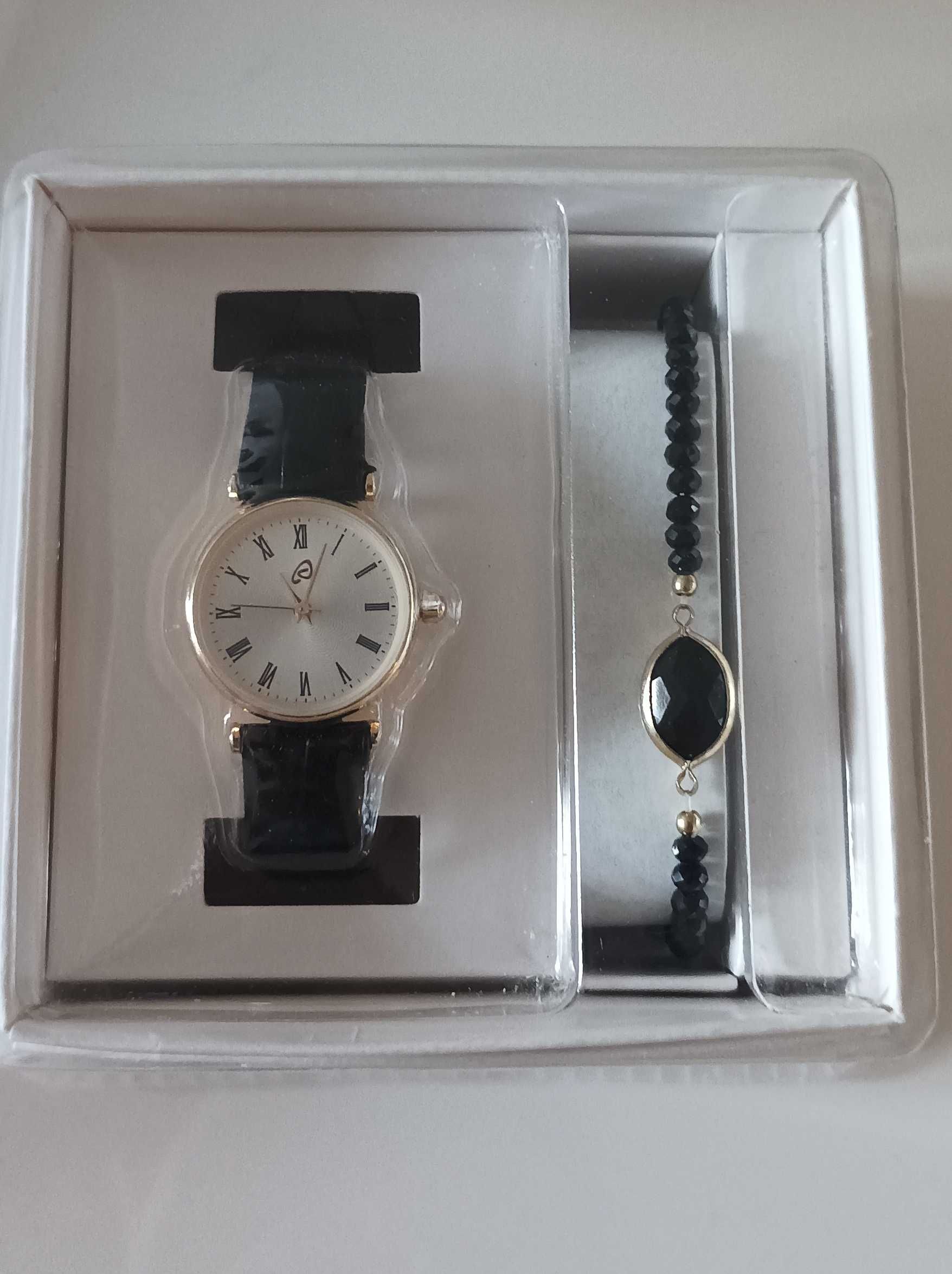 Дамски подаръчен комплект часовник с гривна