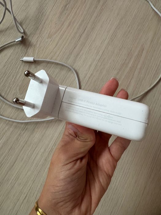 Зарядно за MacBook с MagSafe
